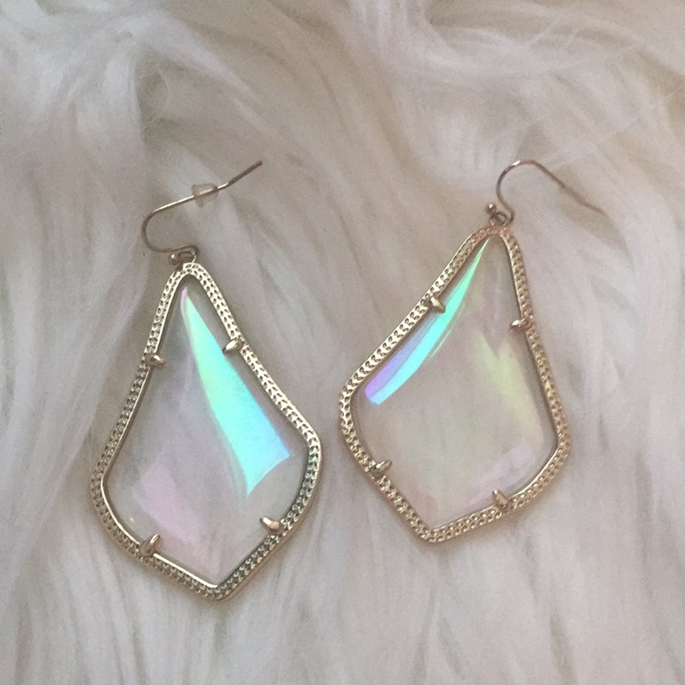 Kendra Scott cleat iridescent earrings!